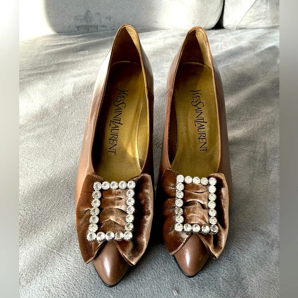 Authentic YVES SAINT LAURENT pumps🔥🔥 - Image 5