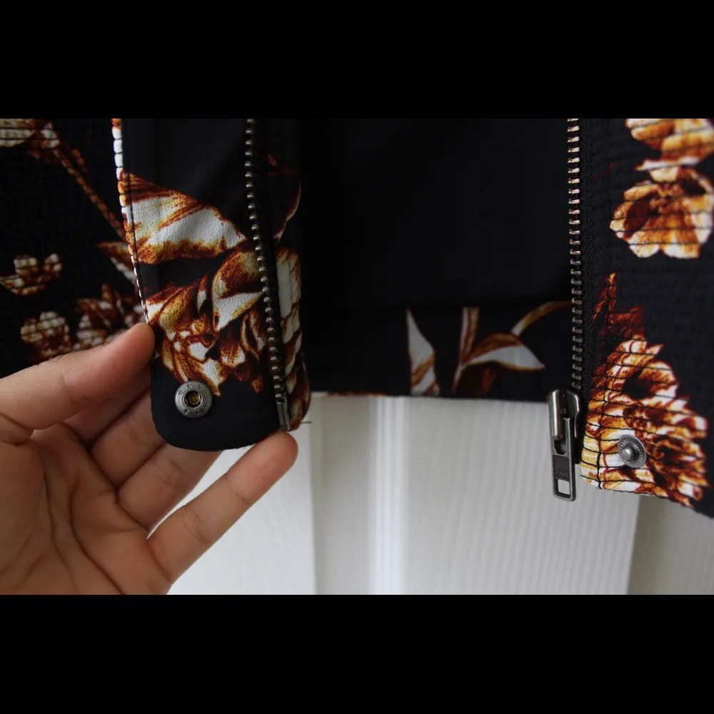 H&M Navy & Floral Bomber Style Jacket - Image 6