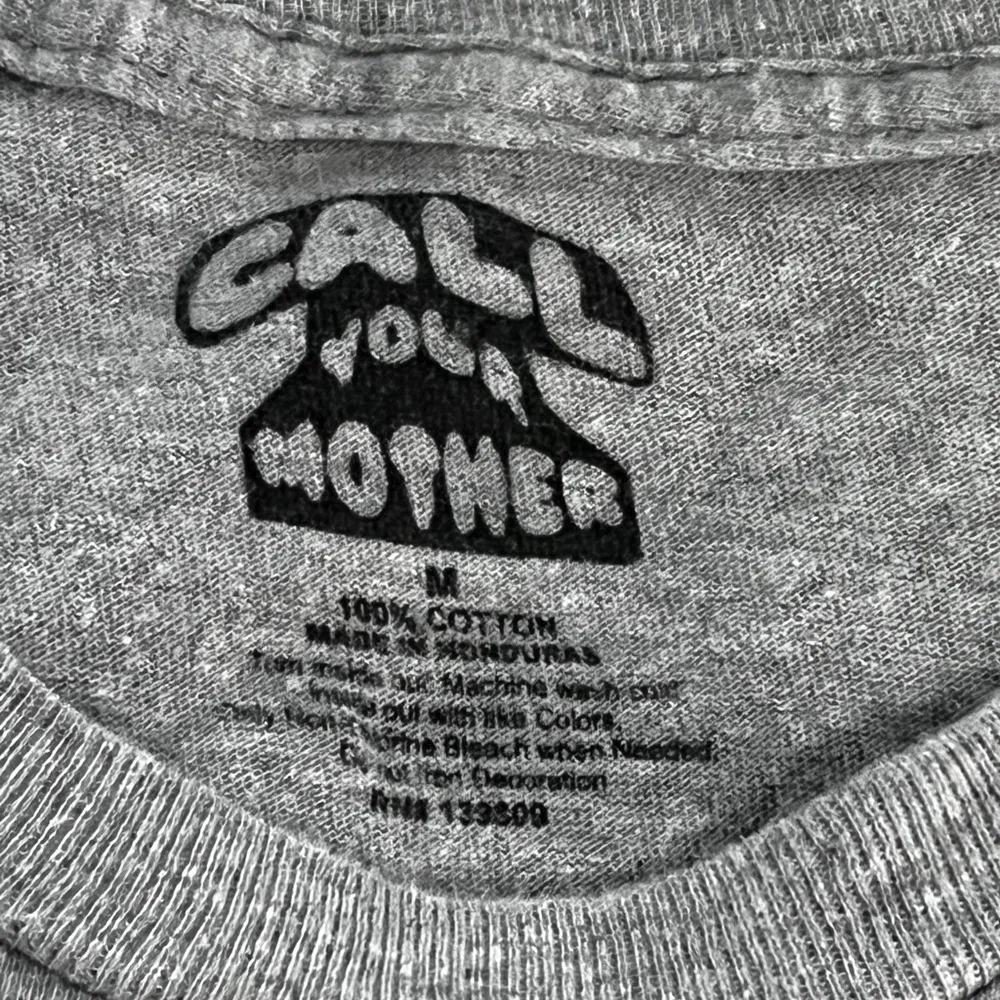 Call Your Mother Floral Chinese‎ Script Gray TShirt Size Medium Indie Streetwear - Image 3