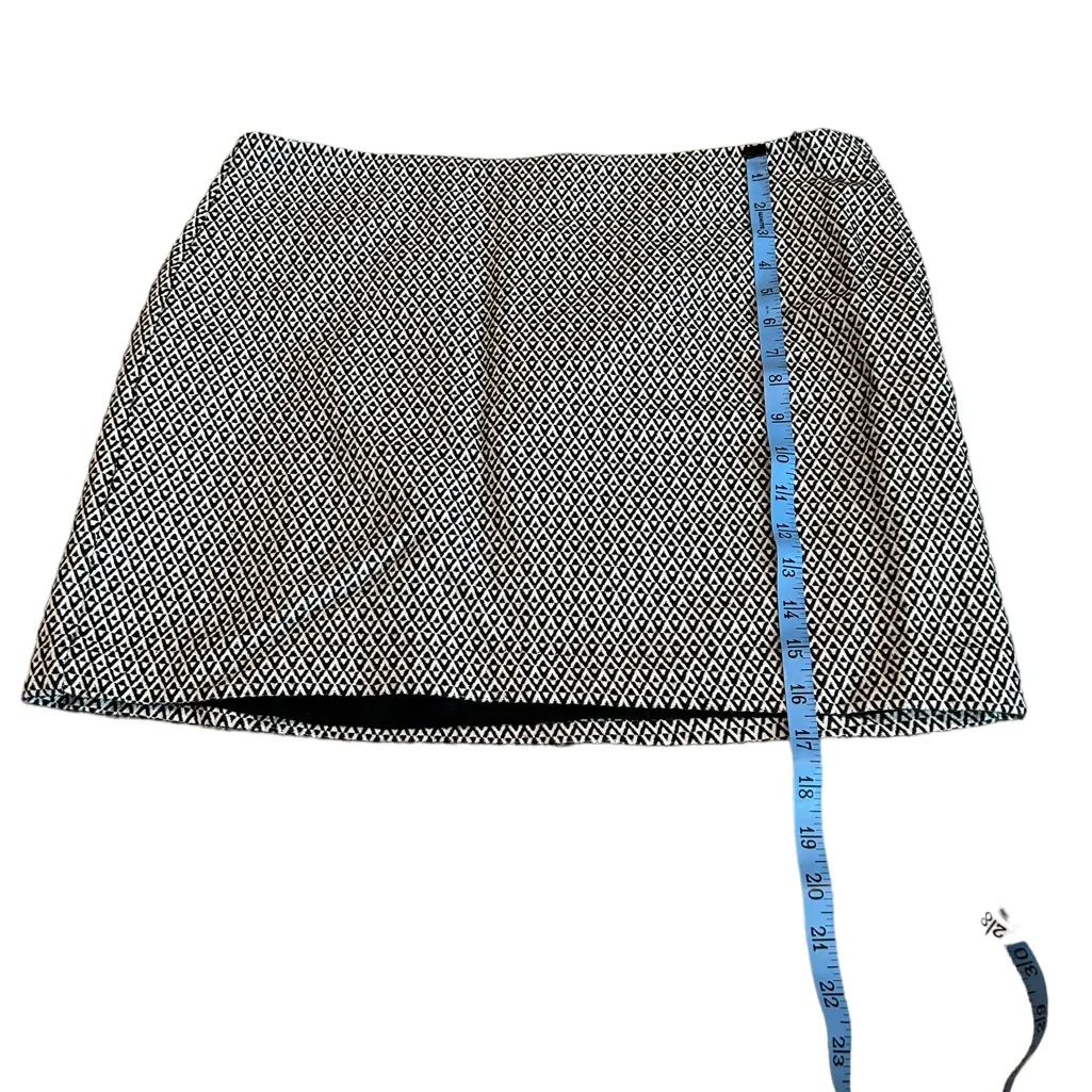 3/$15 GAP short black and white lined skirt Size 12 - Image 3