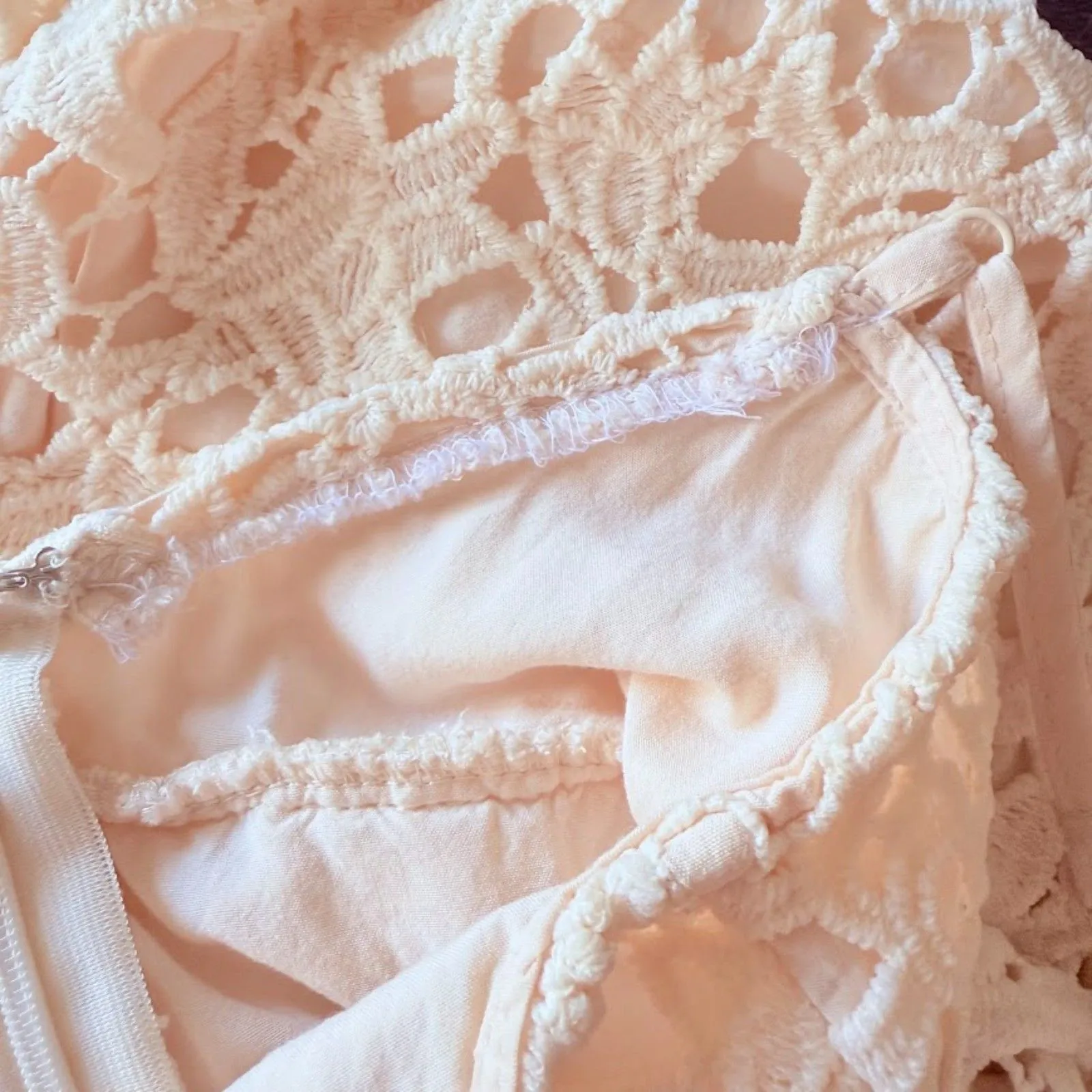 ASTR The Label Floral Lace Midi Dress in Cream size XS - Image 10