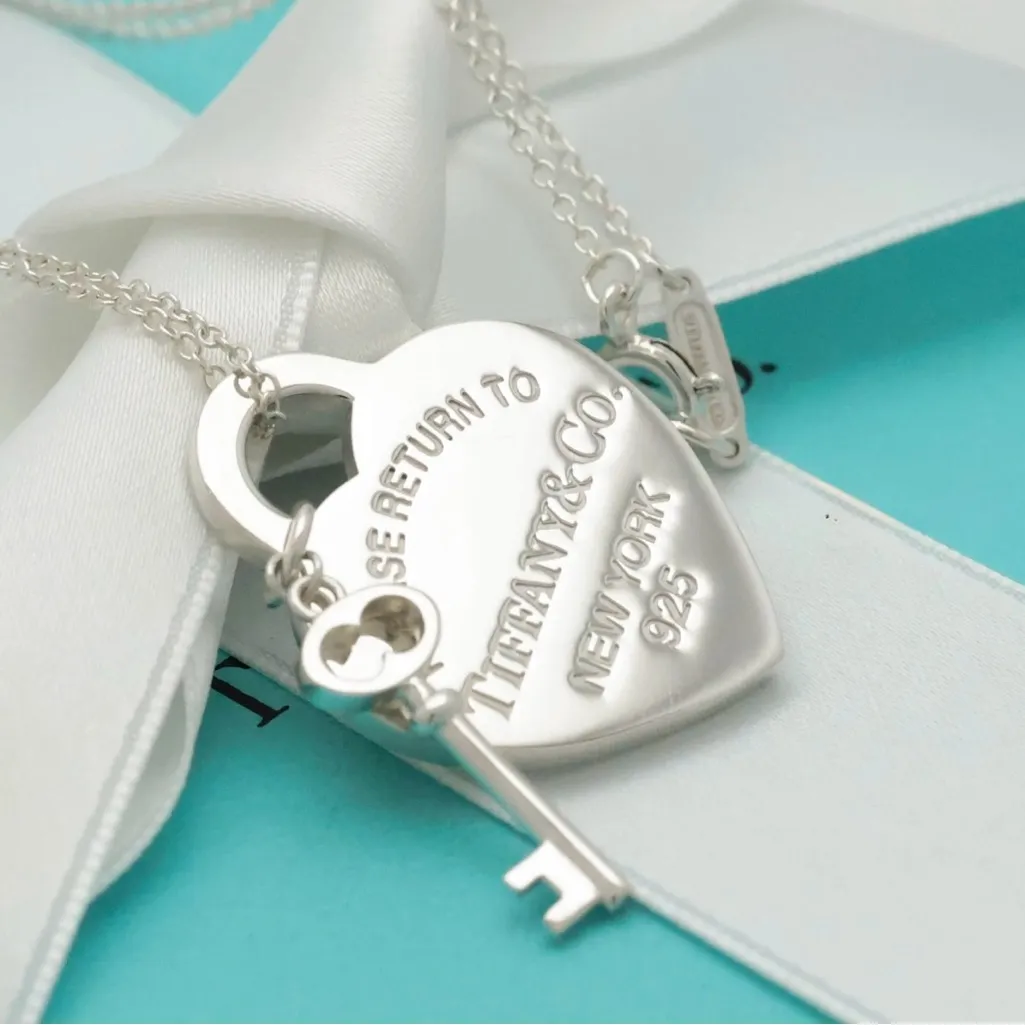 Authenticated Tiffany & Co. Return to Tiffany Heart Tag Key Necklace Pendant 18” - Image 4