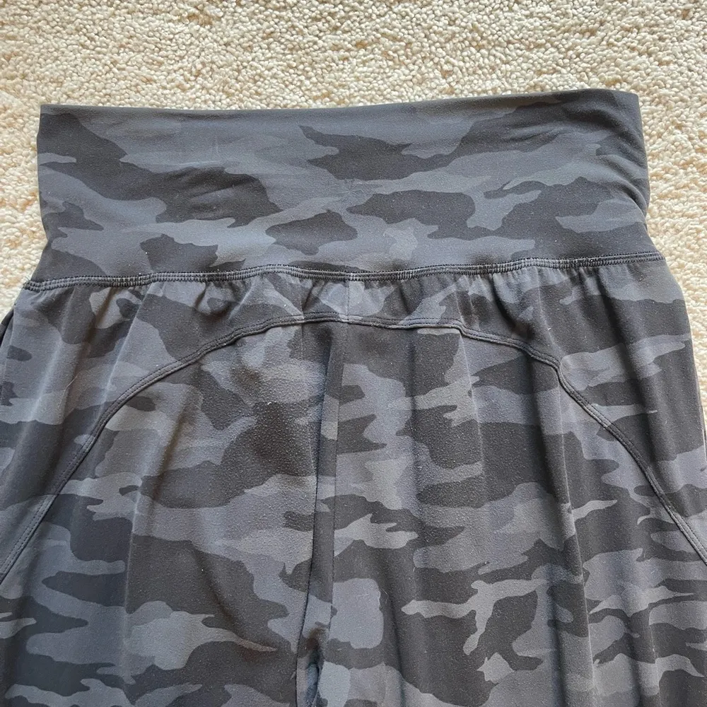 Athleta salvation, camo jogger - Image 4