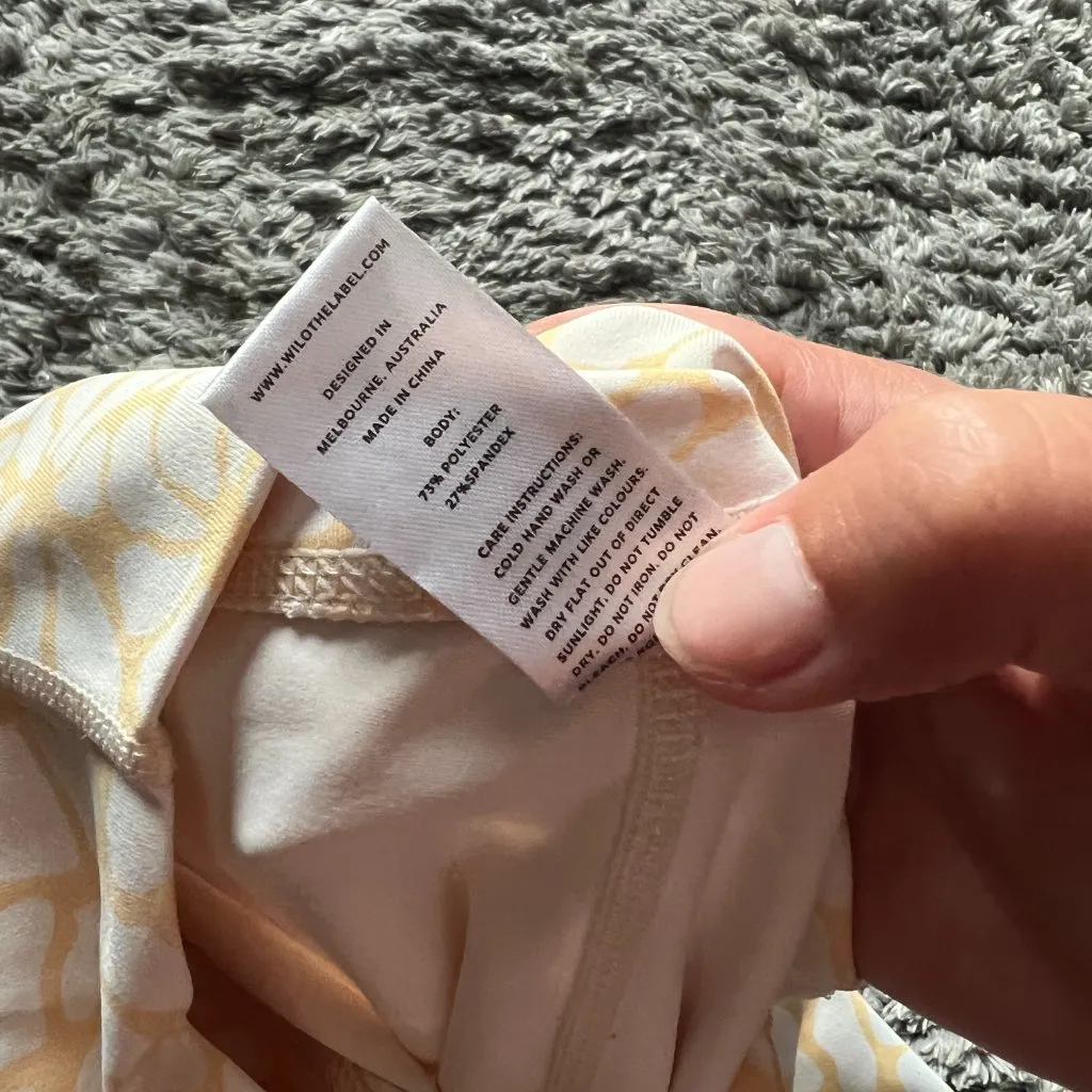 Wilo size small biker shorts White - Image 8