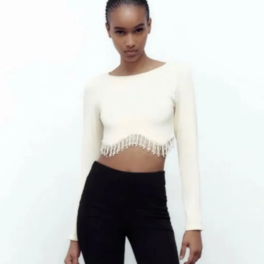 ZARA Long Sleeve Ribbed Crop Top Rhinestone Fringe in Oyster White Size Medium‎ - Image 6