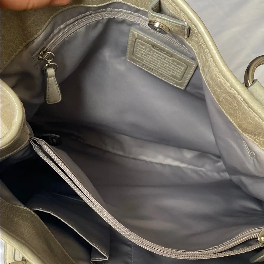 Green Shoulder Bag with Chain Straps - Image 8