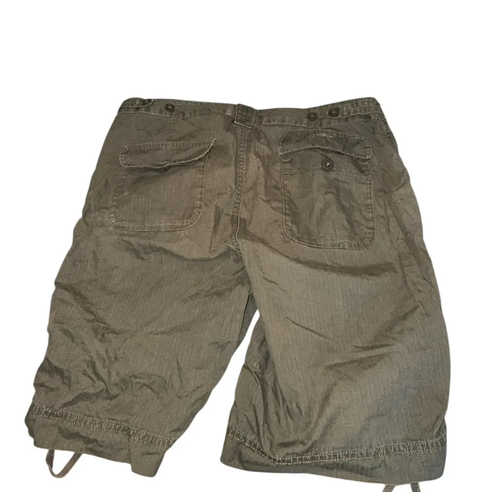 Eddie Bauer Women’s Green Cargo Shorts - Image 5