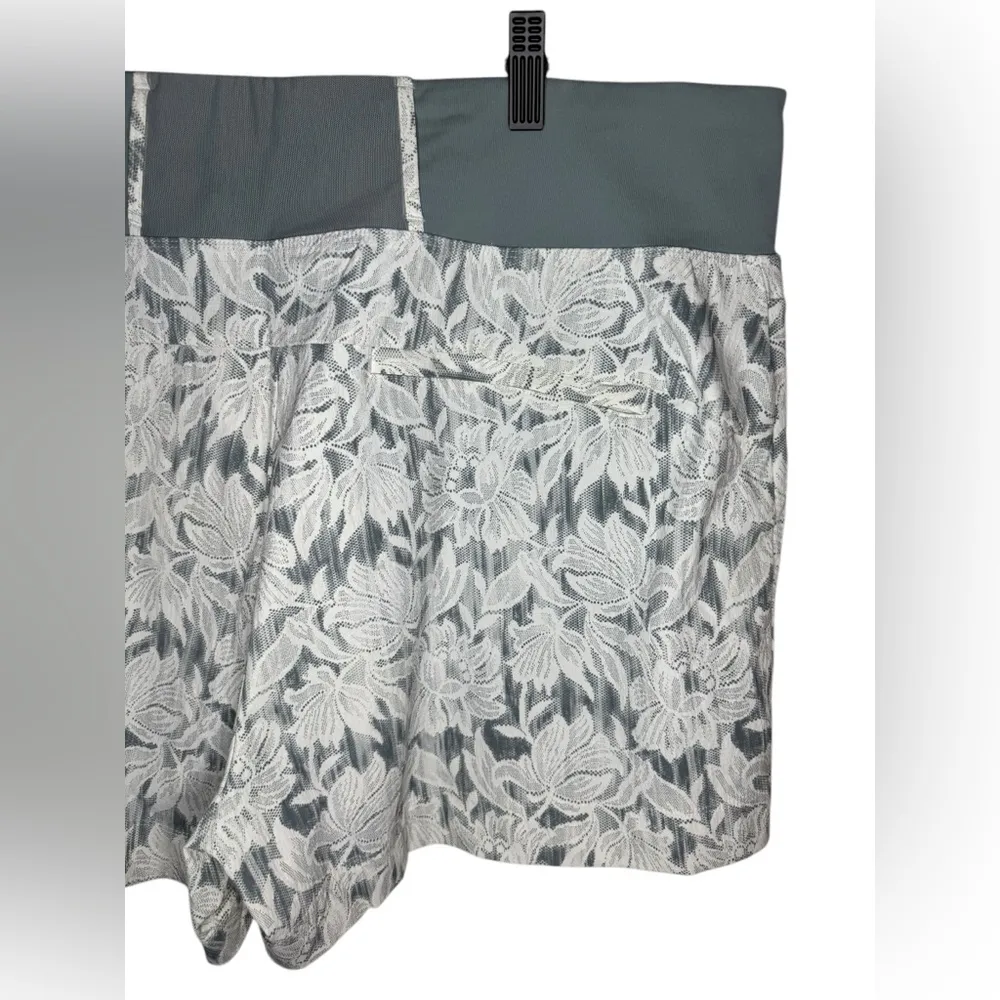 Athleta Trekkie North Short Size 18 Ethereal Bloom Green White Floral Lace - Image 8