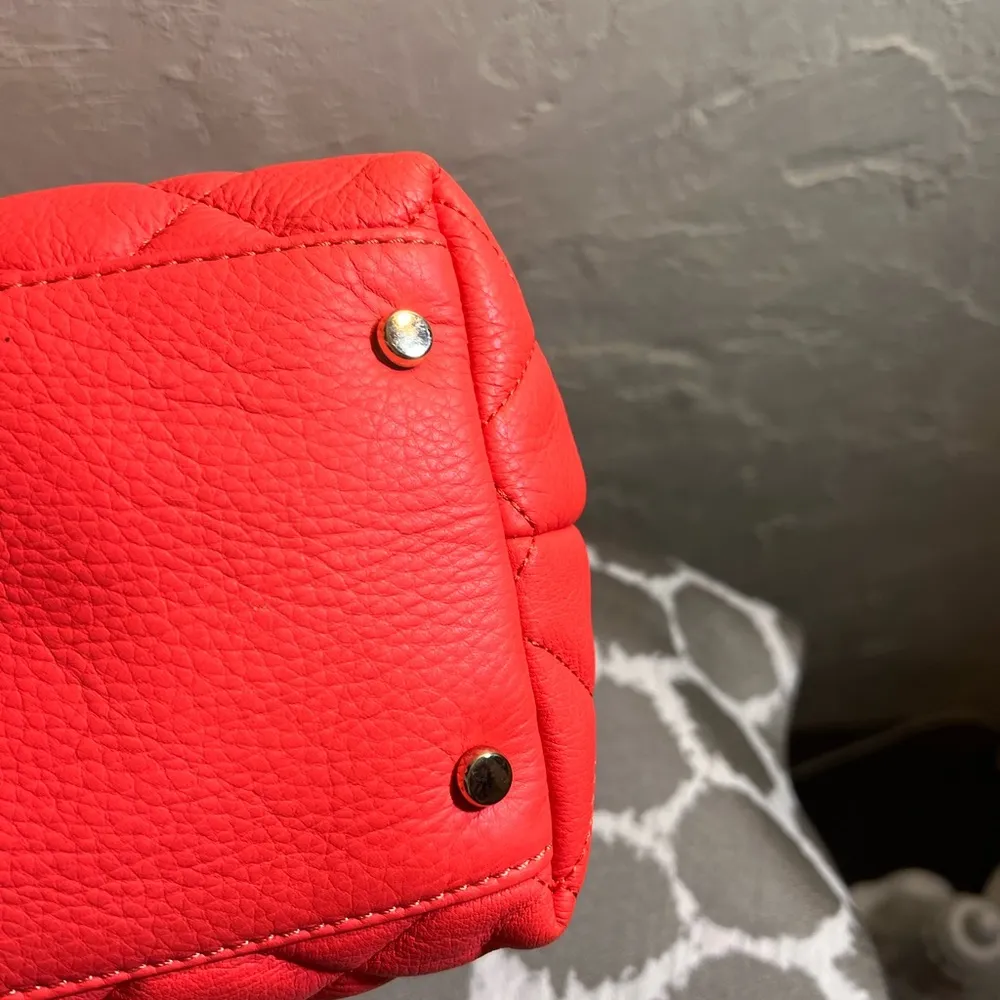 Kate Spade Coral  Quilted Shoulder Bag with Chain Straps Maryanne Flo Gold Coast - Image 5