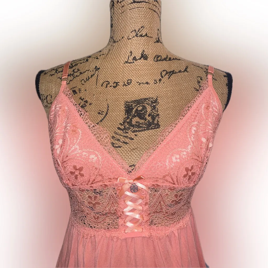 Daisy Fuentes Salmon Coral Pink Lace Negative Space Chemise Camisole V Neck Top - Image 4