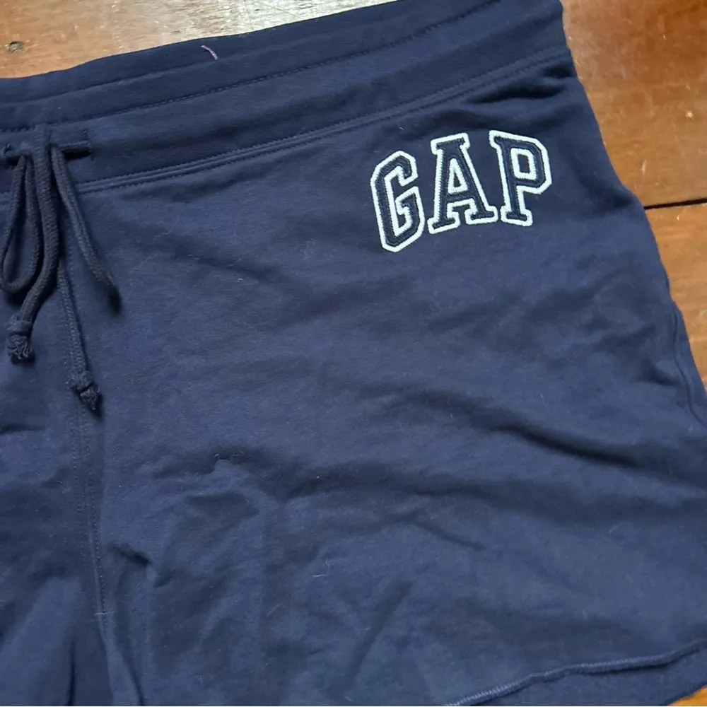 GAP Women's Dark Blue Lounge Shorts - Image 2