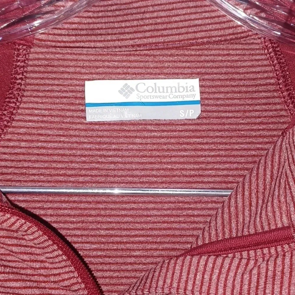 Columbia long sleeve shirt with thumb holes - Image 2