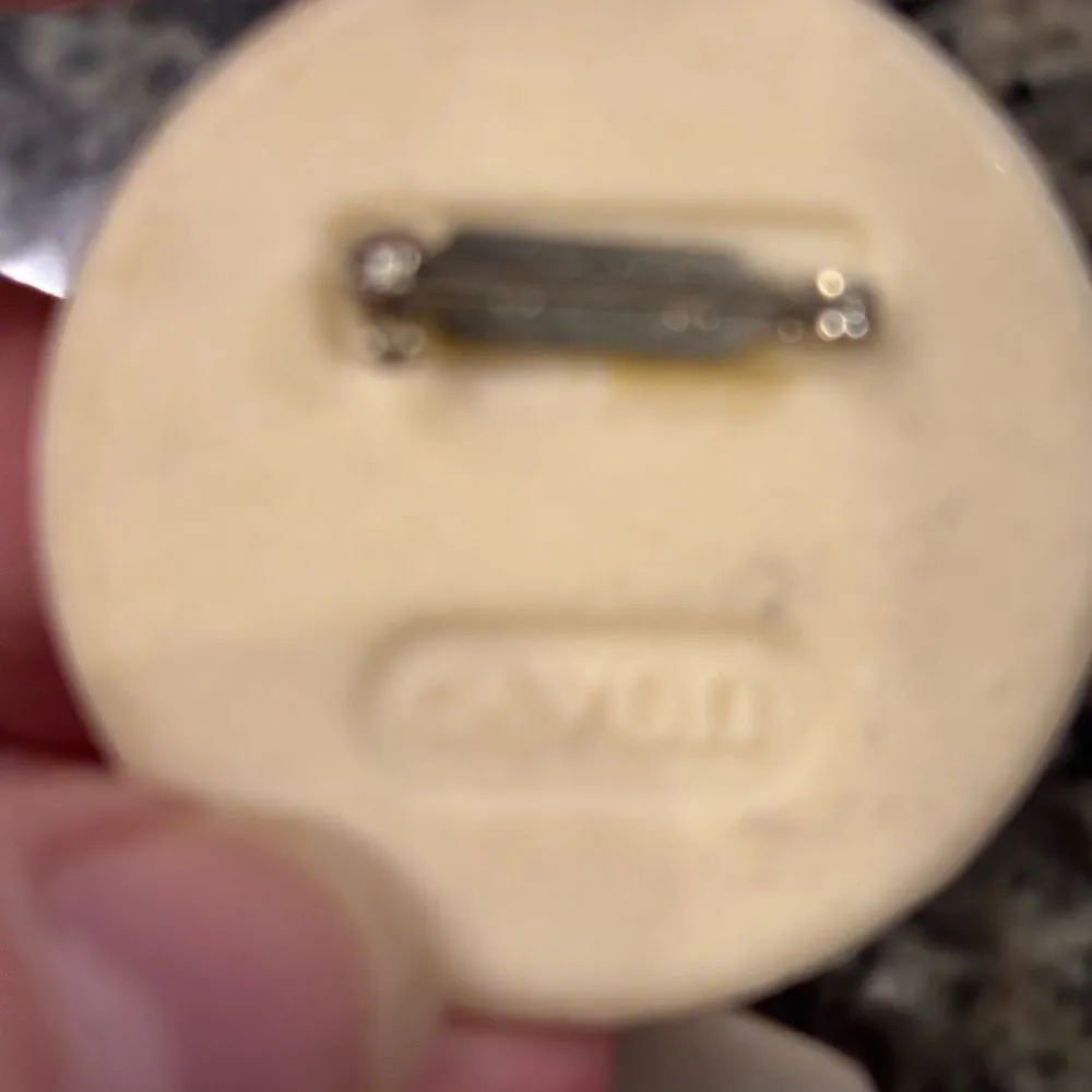 Avon Vintage Spring Bouquet Porcelain Brooch Green - Image 3