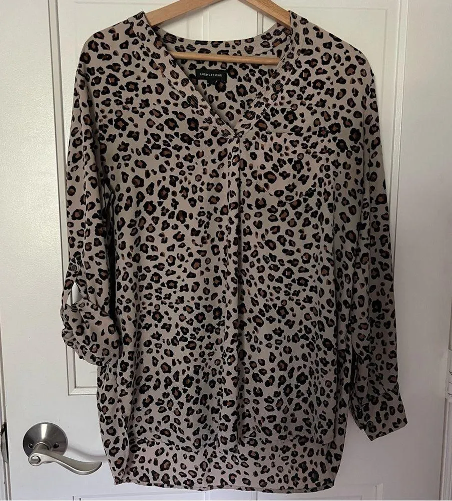 Lord & Taylor cheetah print popover long sleeve medium Tan - Image 3