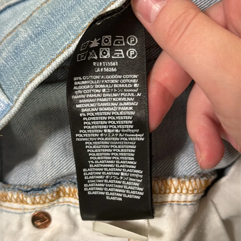 7 For All Mankind Women's light wash Denim Mid Roll Shorts Size 26 - Image 15