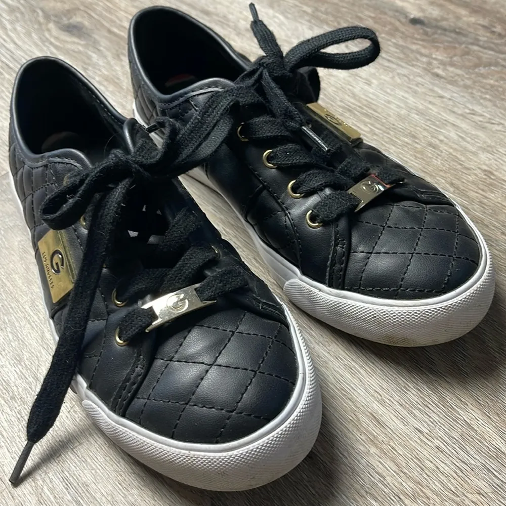 G by Guess Faux Leather Quilted Shoes Size  6 - Image 5
