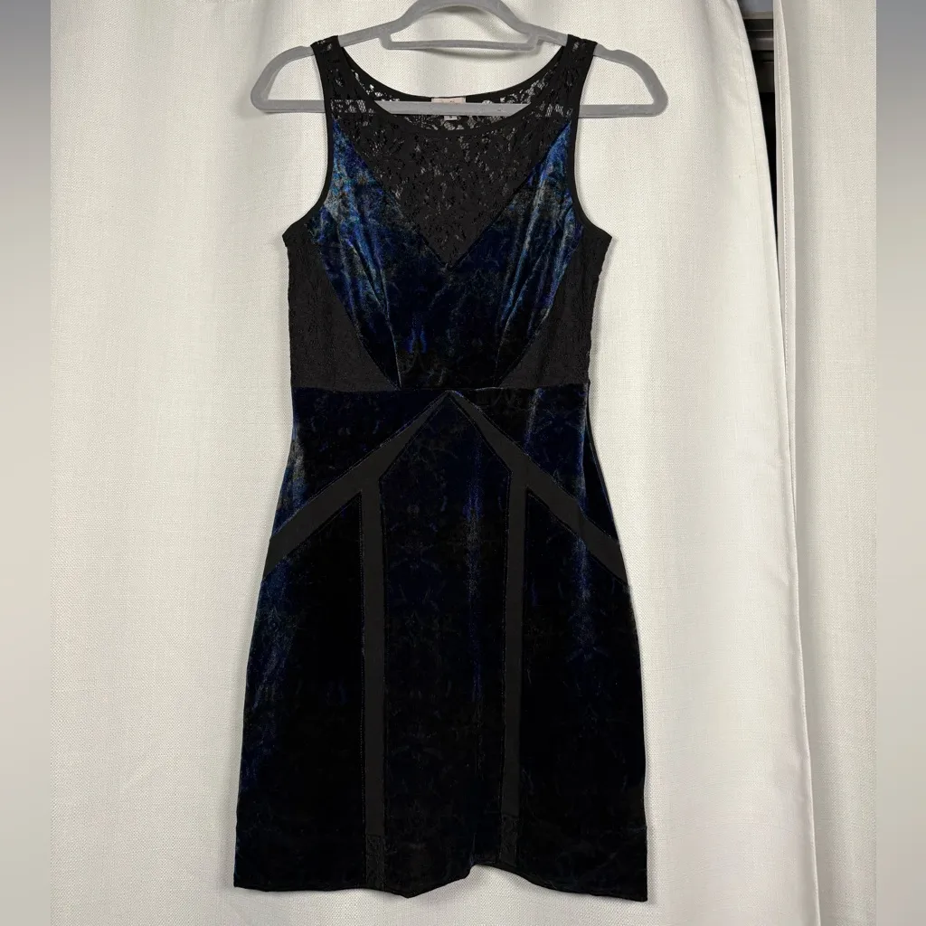 Urban Outfitters Ecoté Blue and Black Velvet Lace Mini Dress Small - Image 2