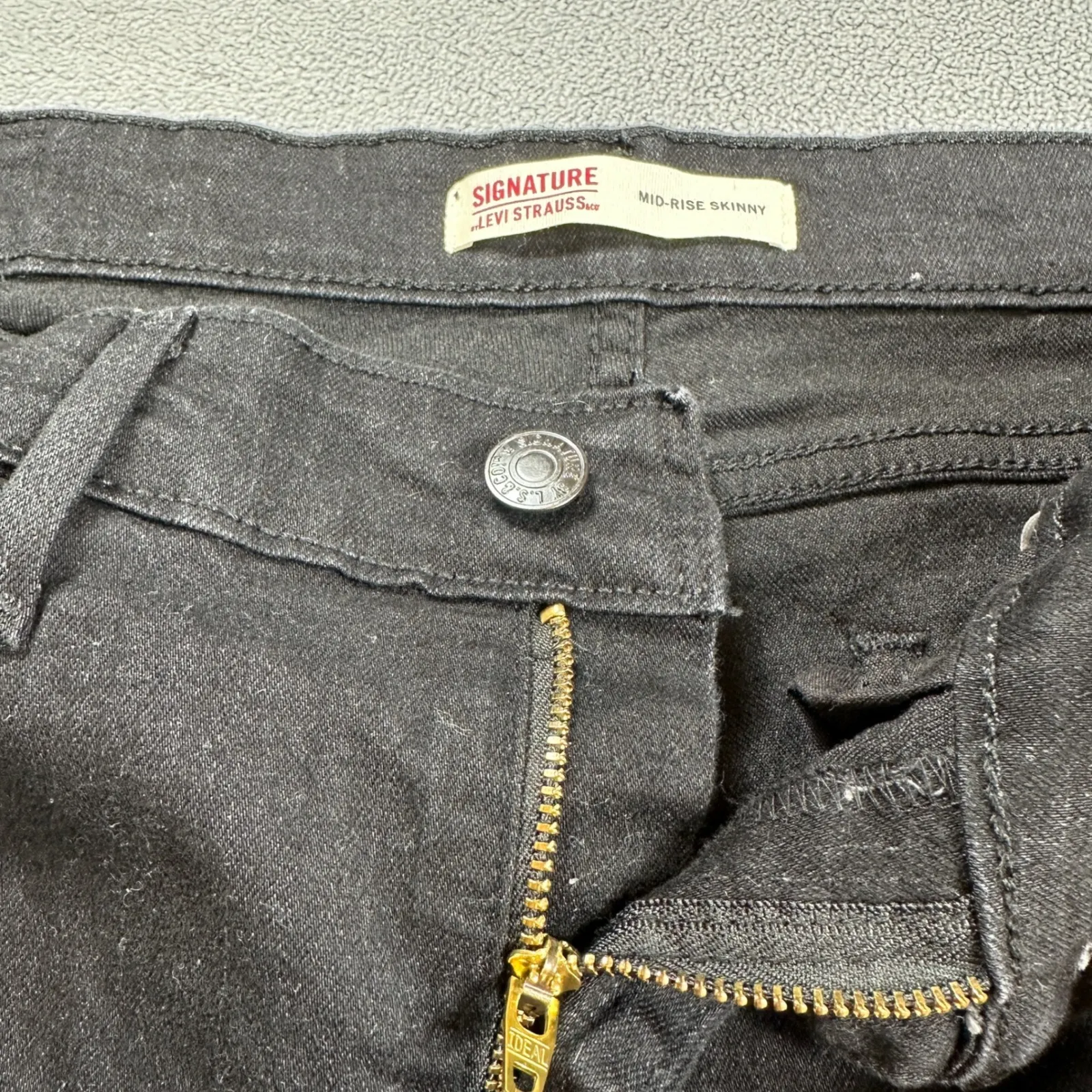 Levi Strauss Signature Jeans Women's 10S 30x28 Mid Rise Skinny Black Slim Denim Size 10 - Image 5
