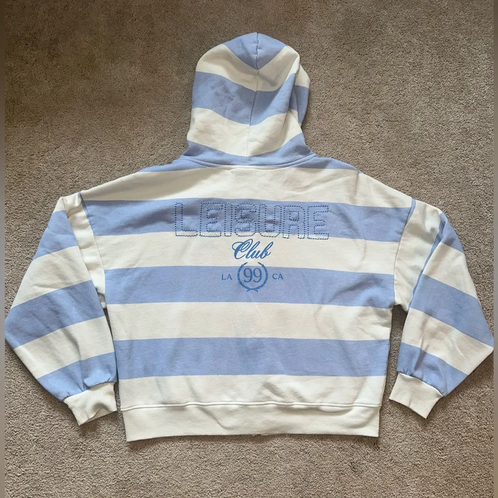 Cropped Hoodie - Image 3