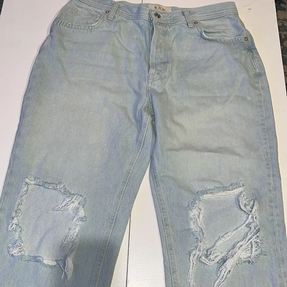 We the Free People Size 31 Mid rise Maggie Distressed Crop Jeans Raw Frayed Hem - Image 2