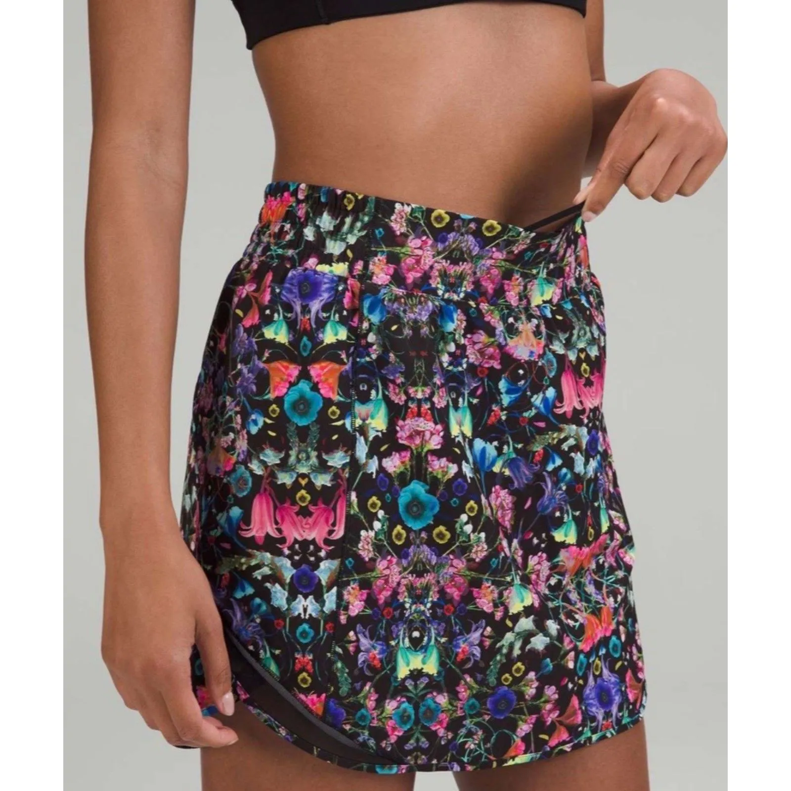 Lululemon Hotty Hot High-Rise Skirt Size 10 in Flowerscope Black Multi Vibrant - Image 10