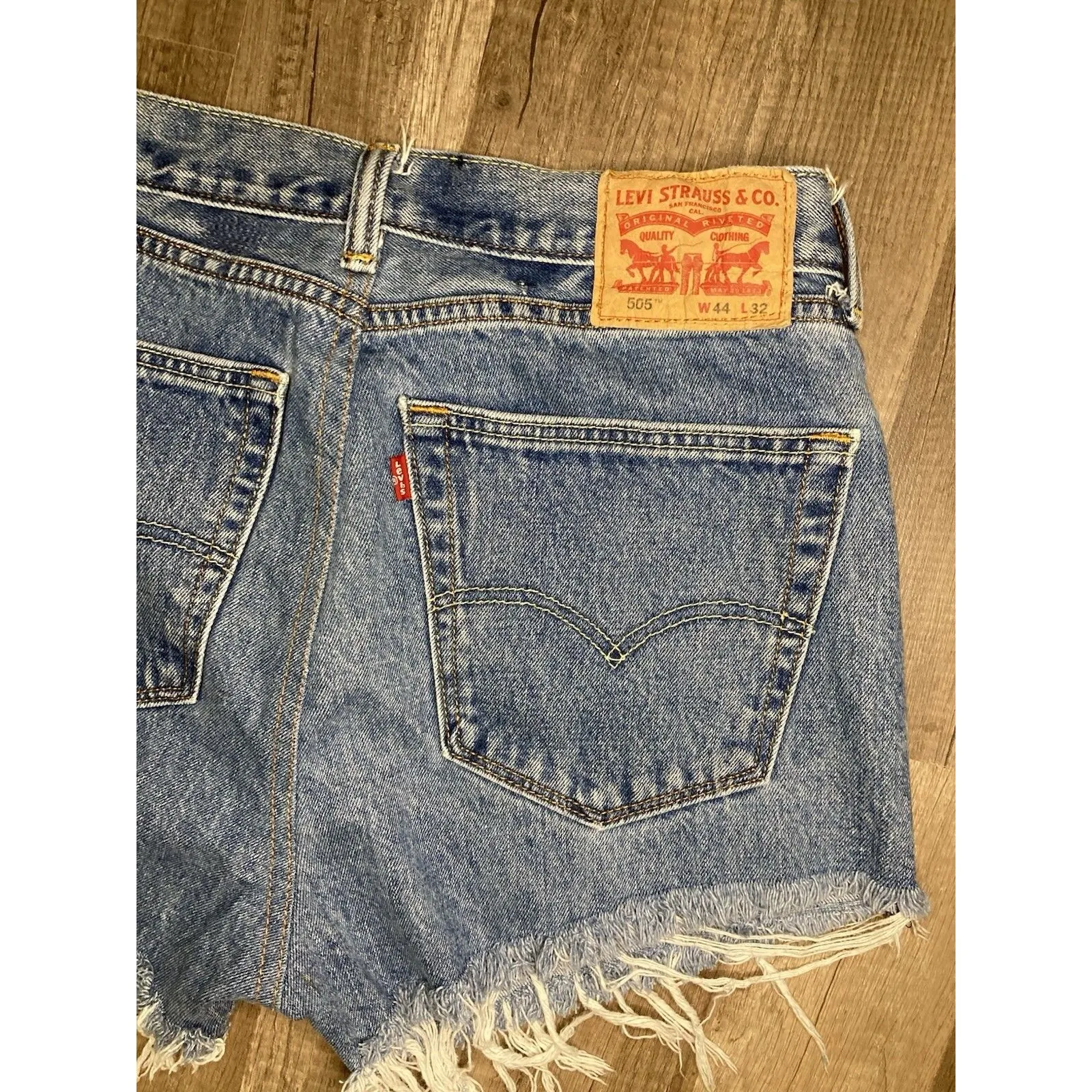Vintage Levis Shorts Womens 30 Blue Distressed High Rise Frayed 505 Denim - Image 3