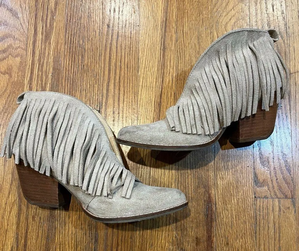 Coconuts by Matisse Women's Lambert Fringed Boot Taupe Size 6.5 - Image 6