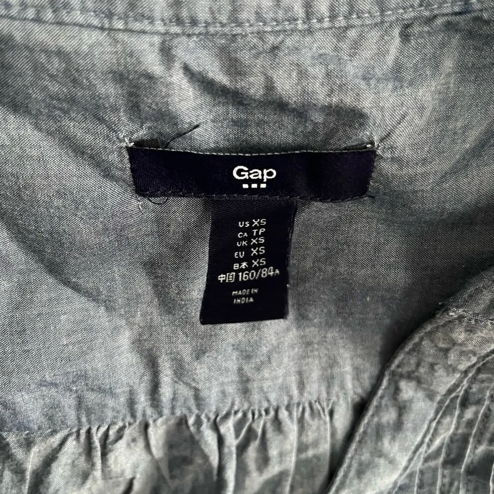 NWT gap shirt - Image 3