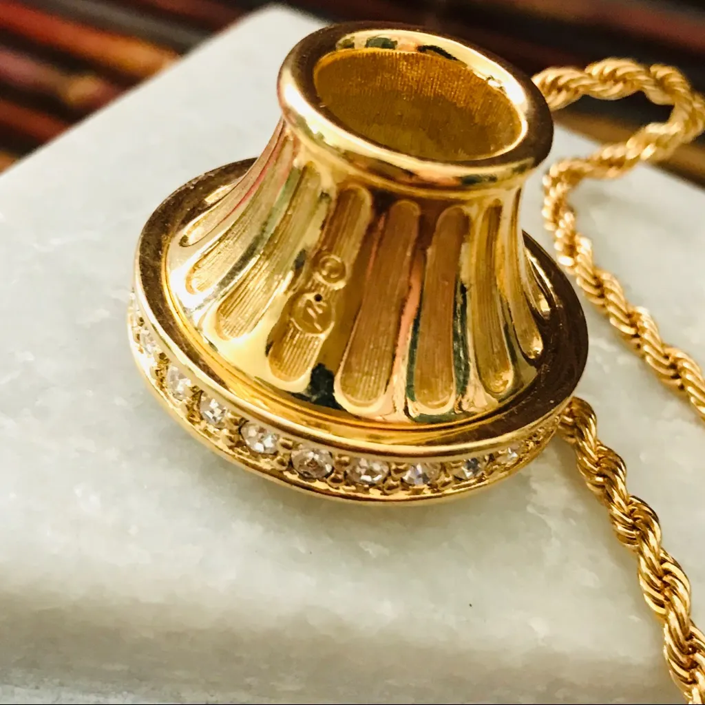 Swarovski Crystal Kaleidoscope pendant Necklace Goldtone 32” twisted rope chain - Image 10