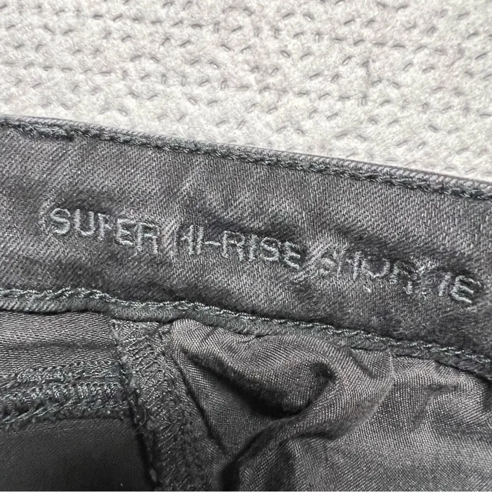 American Eagle Outfitters AEO Black Super Hi-Rise Shortie Size 4 EUC - Image 5