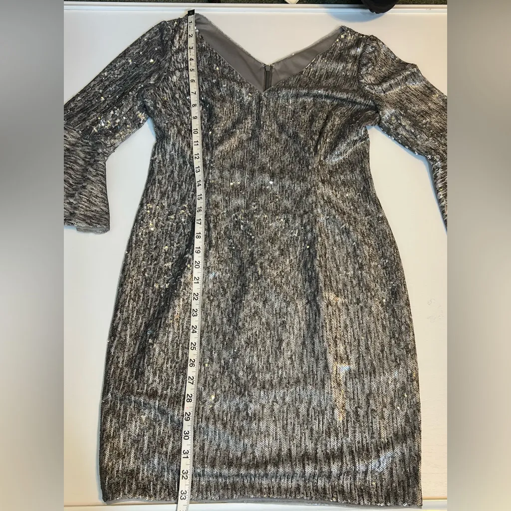 Adrianna Papell Bell Sleeve Sequence Silver Dress Size 8P - Image 12