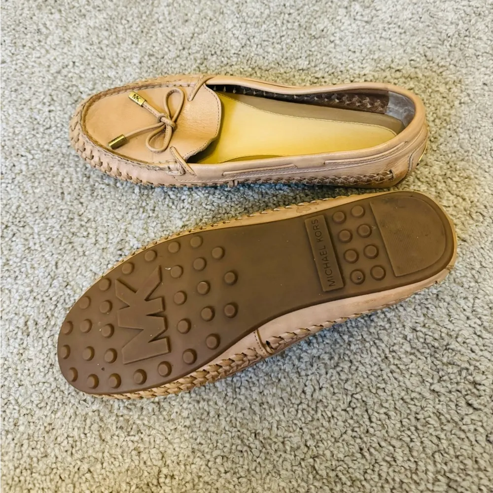 Michael Kors beige Loafers Size 8M - Image 3