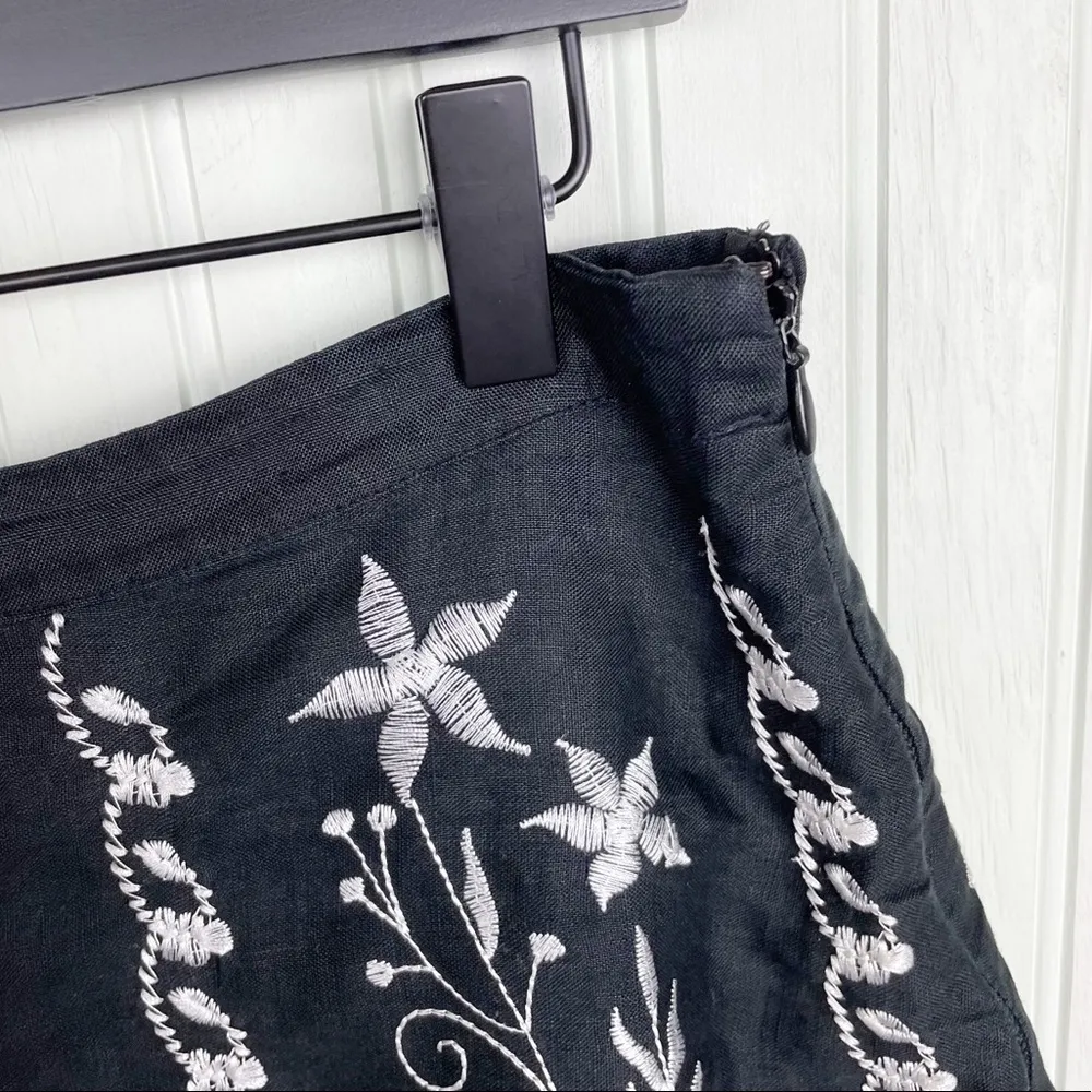 Lucy & Laurel Black and White Floral Embroidery Linen Fit & Flare Skirt Size 8 - Image 4