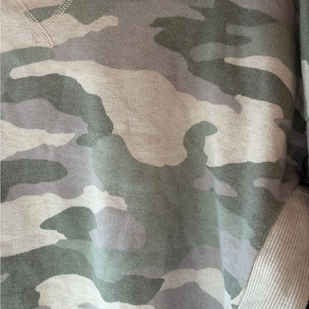 Aerie Camo Pullover size Medium - Image 5