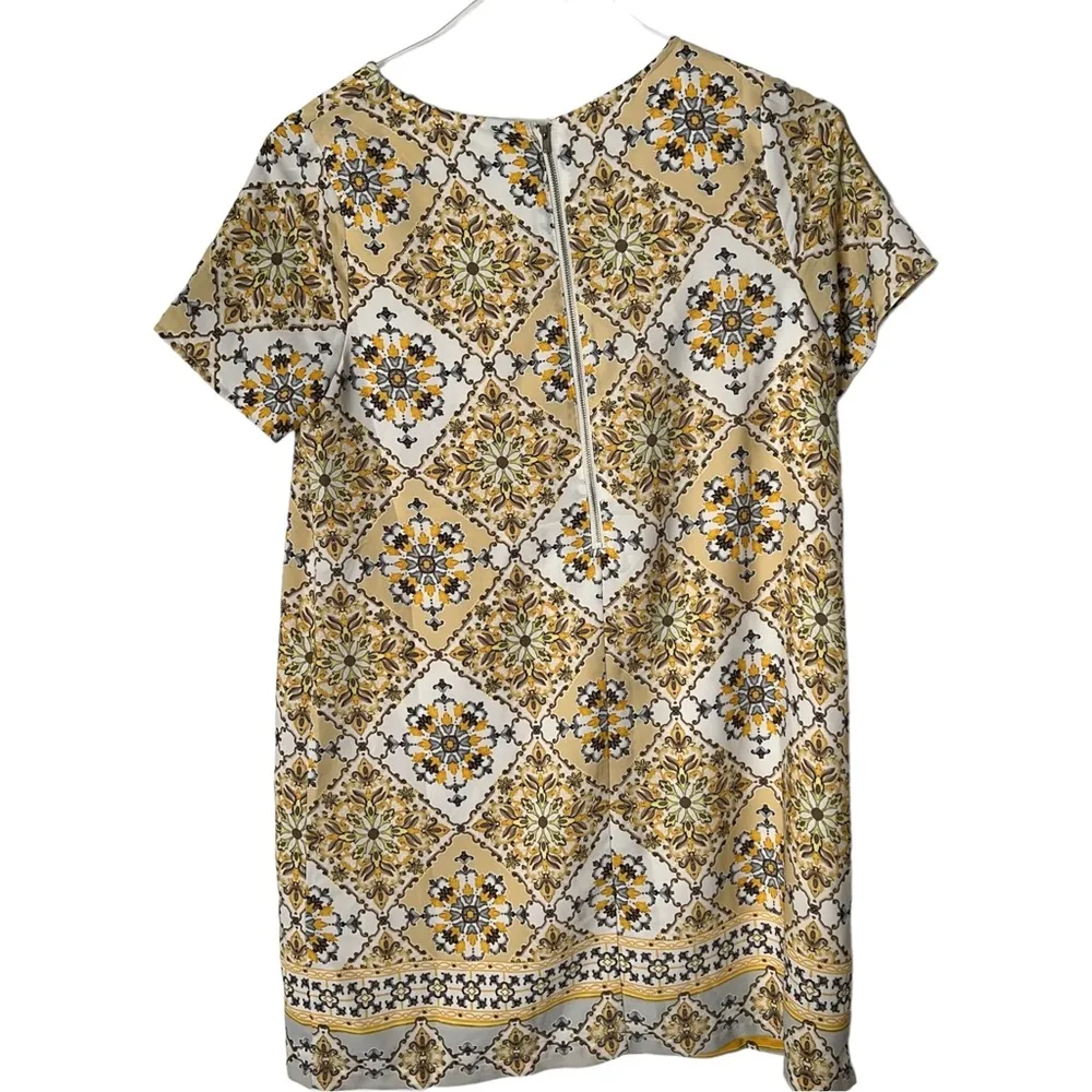Lulus Dandy Lion Print Short Sleeve Shift Mini Dress Medium Women’s Yellow EUC. - Image 3