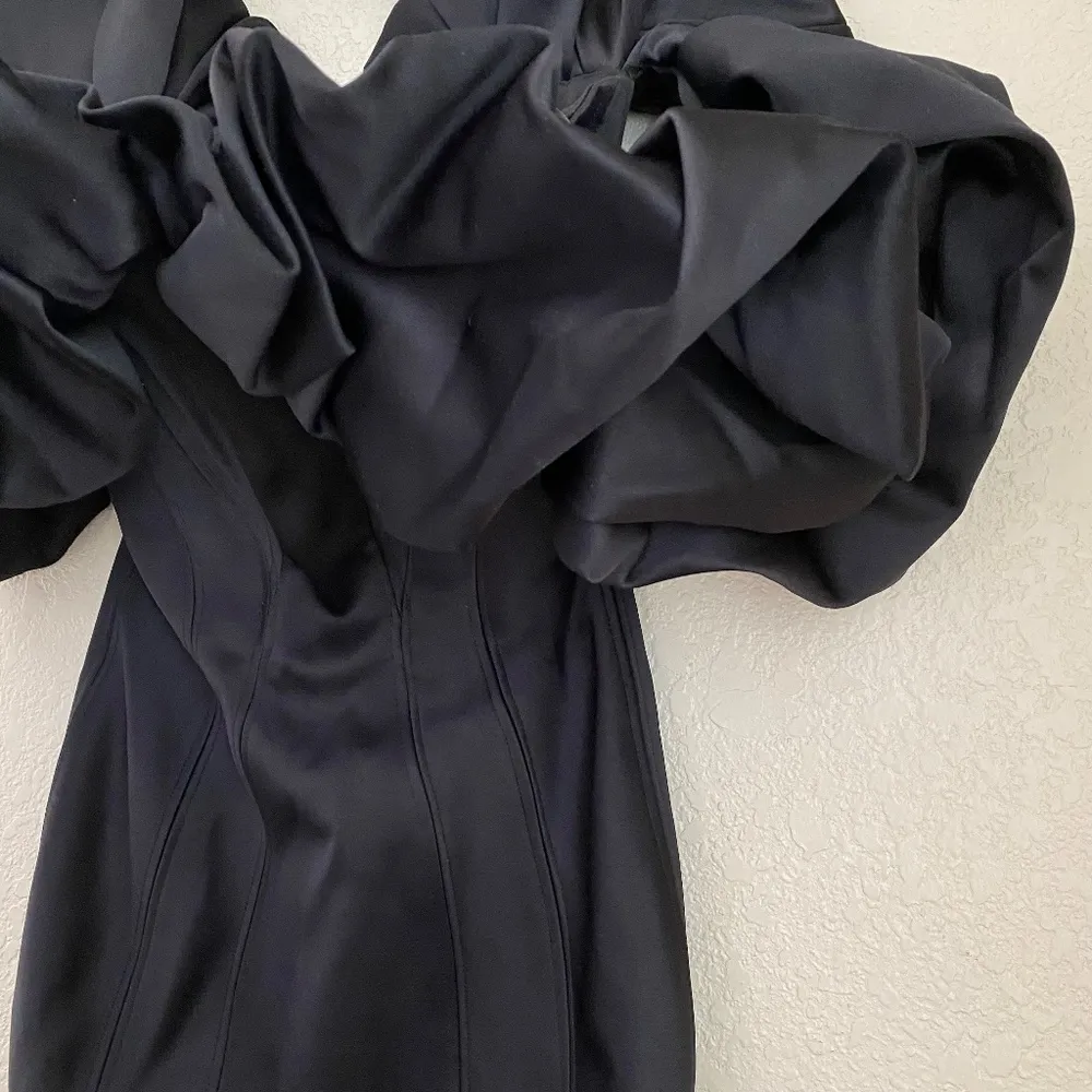 HOUSE OF CB 'Selena' Black Satin Puff Shoulder Dress off‎ shoulder /Size XS NWOT - Image 7