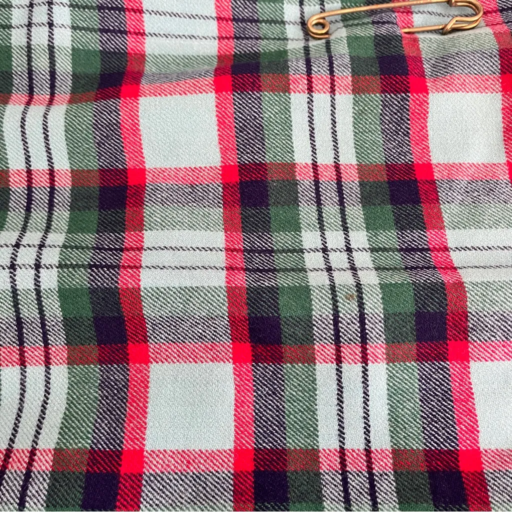 Vintage 70s Trimingham’s Bermuda Green Wool Plaid Wrap Kilt Skirt, Size XS - Image 4