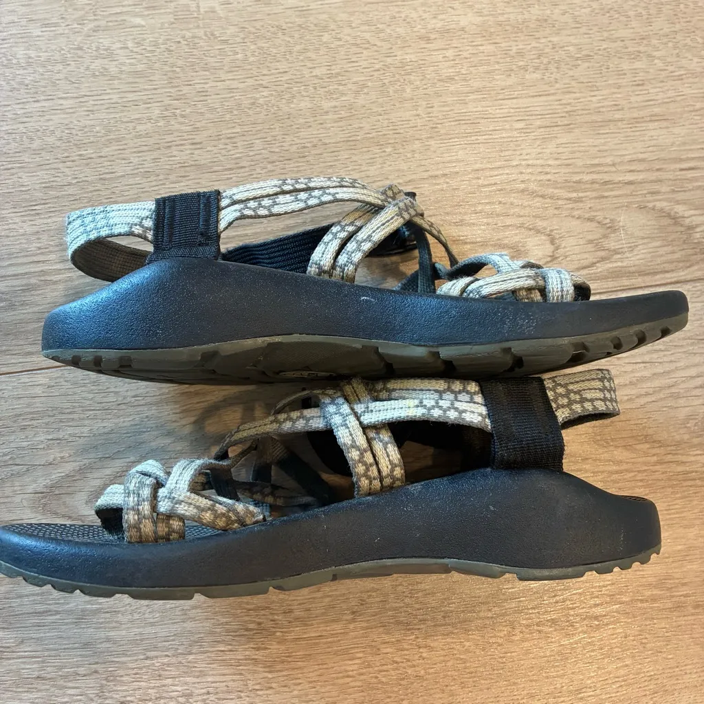 Chaco Women’s ZX/2 Strappy Gray Outdoor Hiking Sandal Size 6 - Image 3
