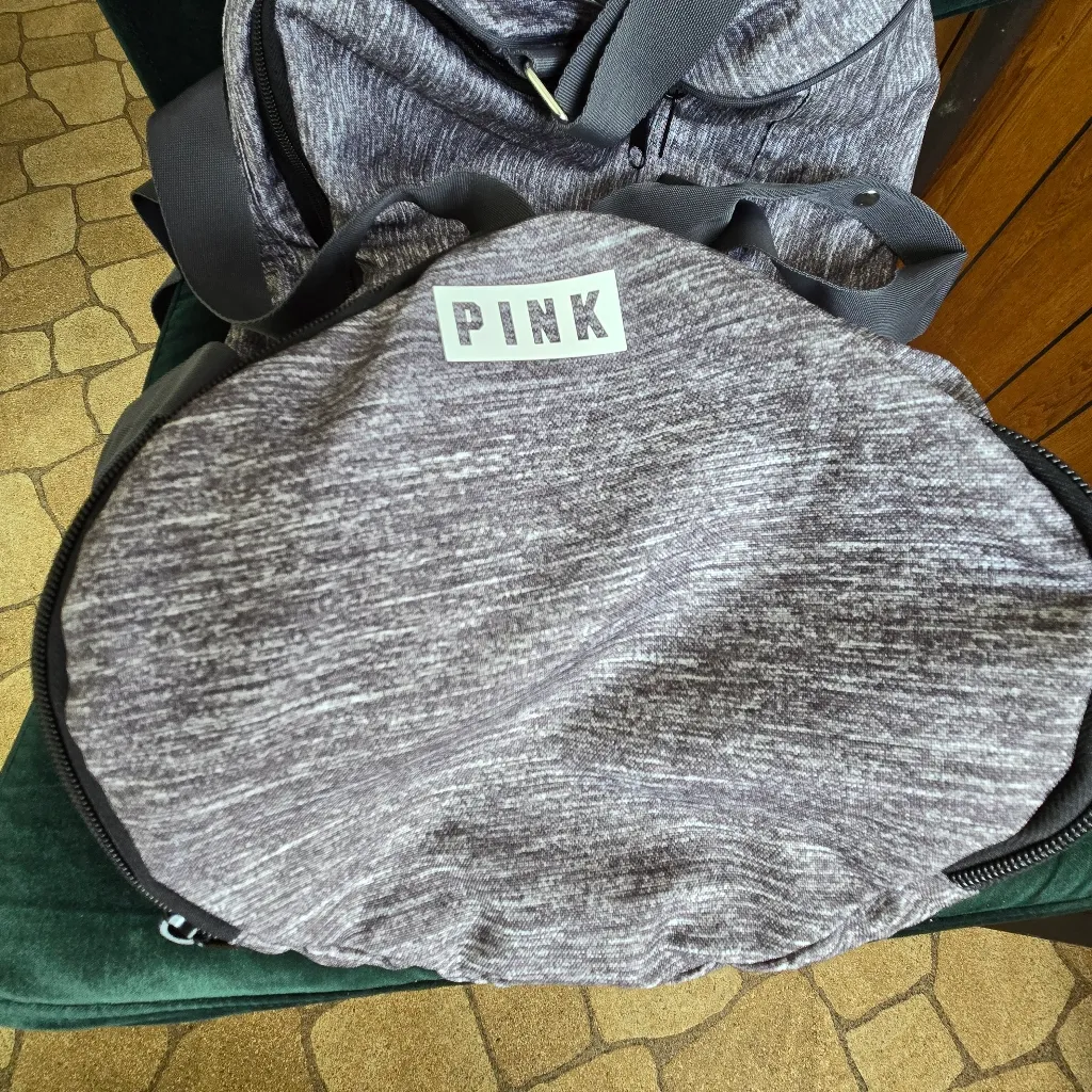 VS Pink Duffle Gray Bag - Image 7