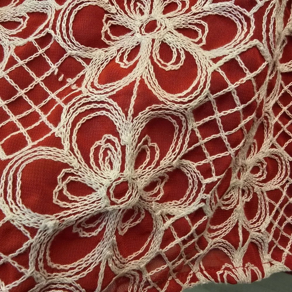 {1X} Torrid Red White Floral Crocheted Sleeveless Top - Image 6