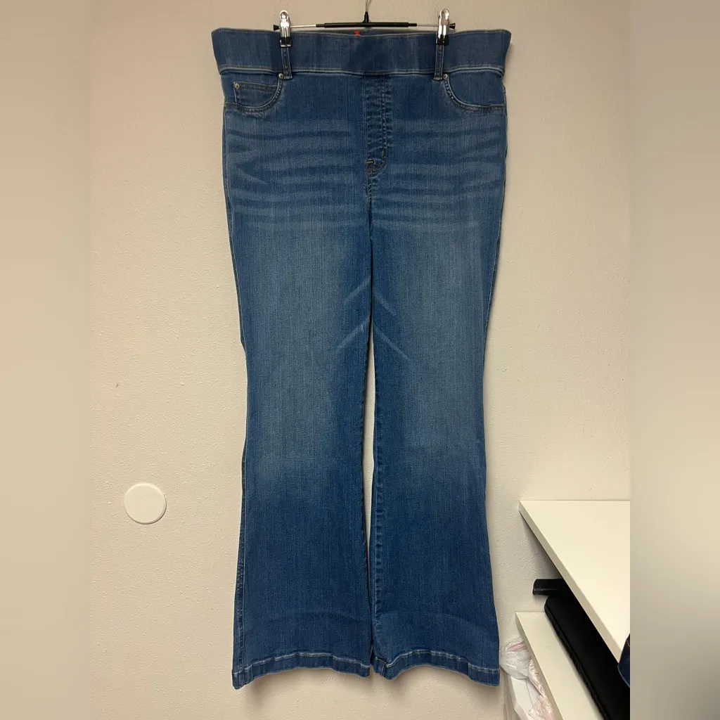 Spanx Bundle of women’s  Flare Jeans Size 2X Light wash - Image 3