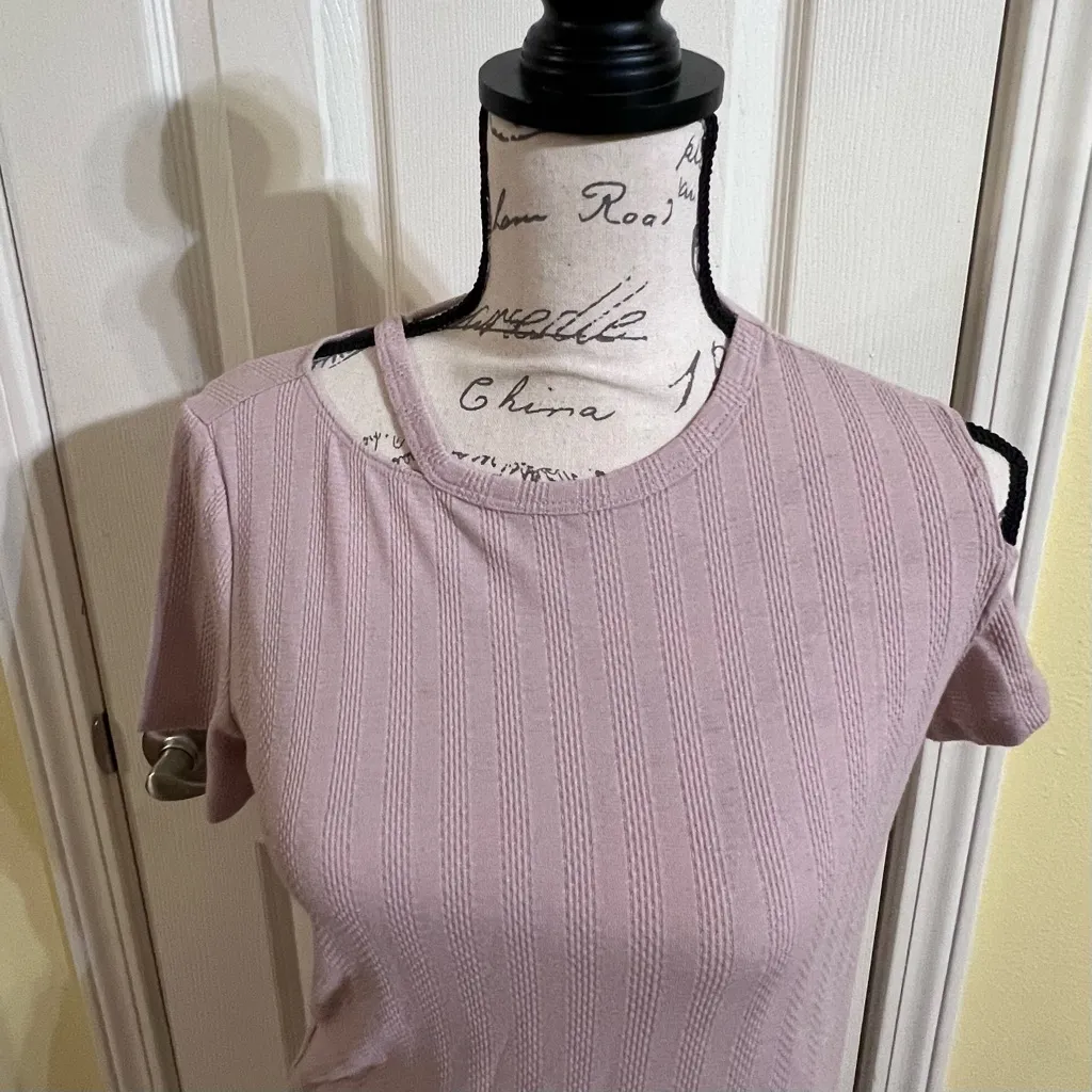 Status by Chenault Short Sleeve Tee Size XS - Image 2