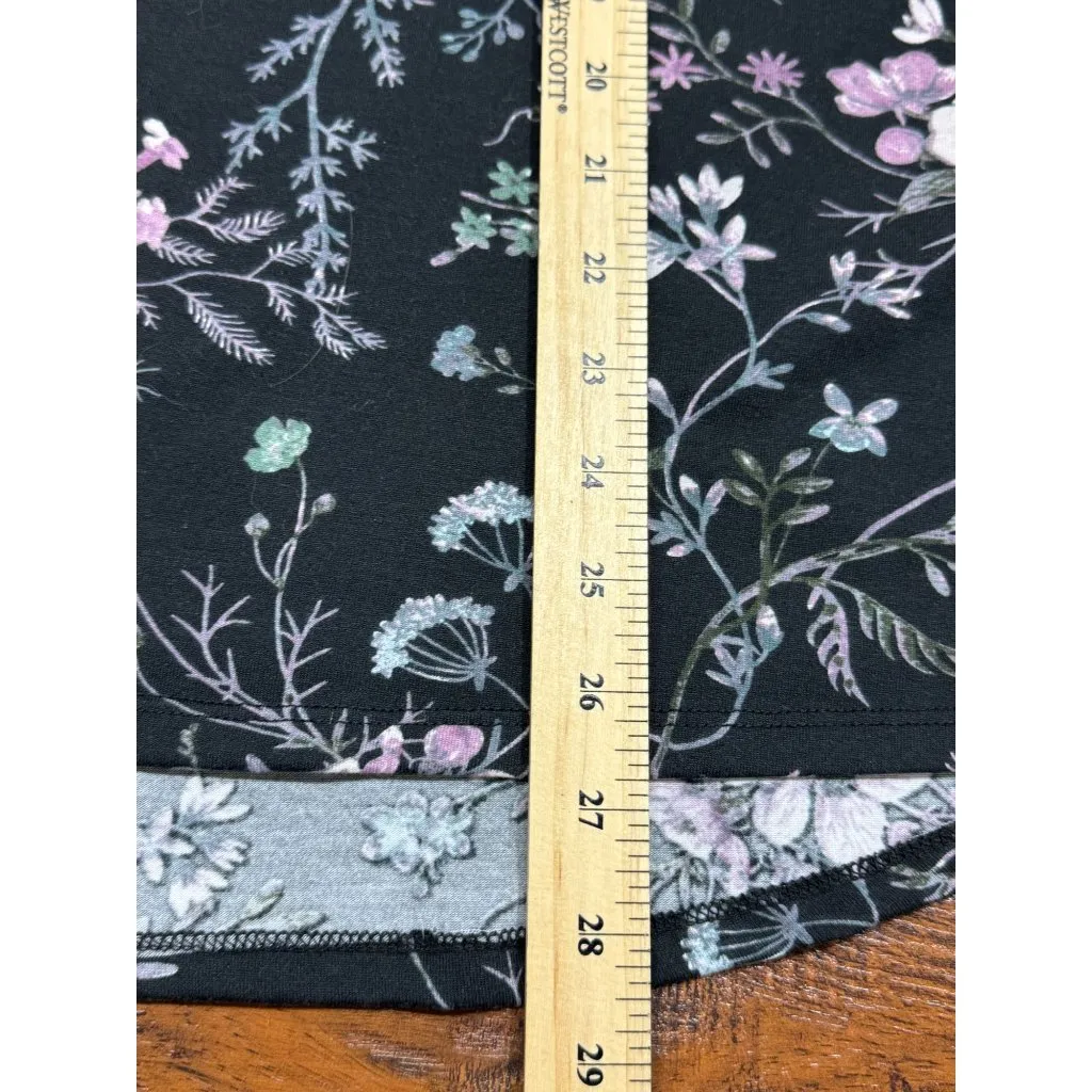 NEW LuLaRoe Womens Knit Tunic Top S Short Sleeve Pink Black Floral Scoop Neck - Image 5