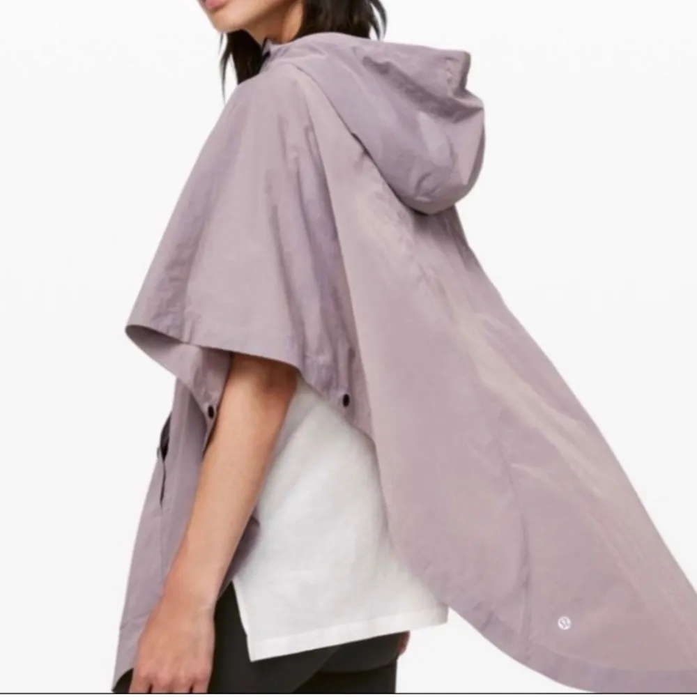 Lululemon  Morning Mist Cape - Image 10