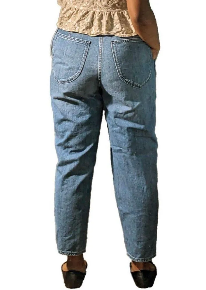 High-Rise Tapered Jeans in Ventnor - Image 4