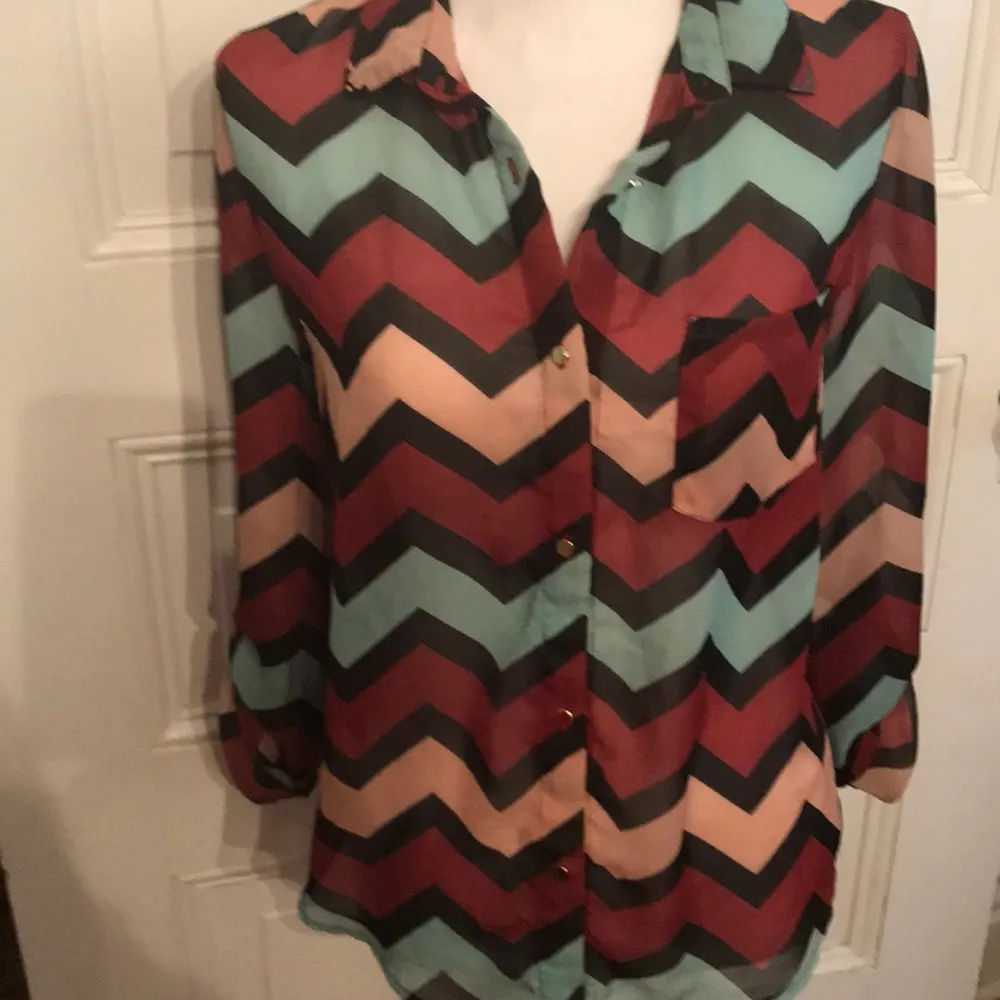 Charlotte Russe Chevron Top B1 - Image 2