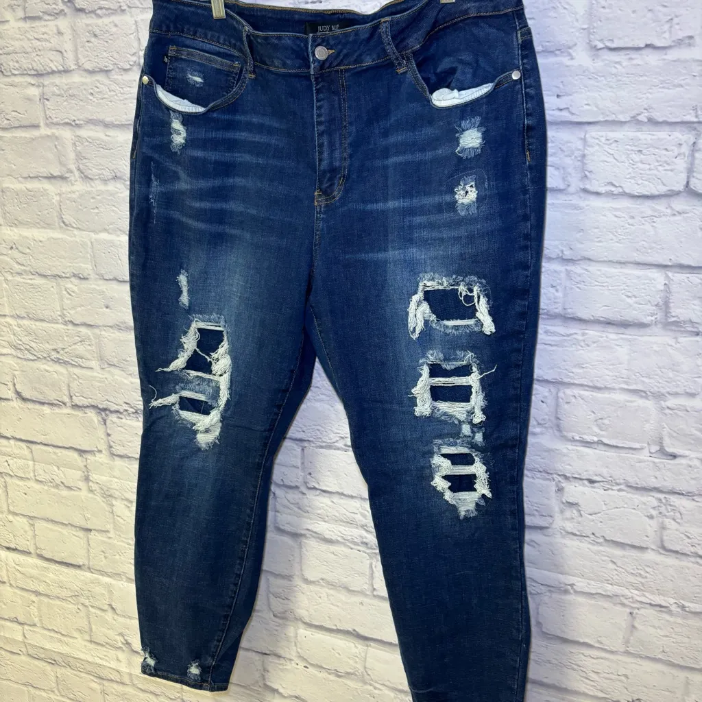 Judy Blue Skinny Fit Distressed Jeans Women’s Size 22 W x 29 Denim Trashed - Image 3