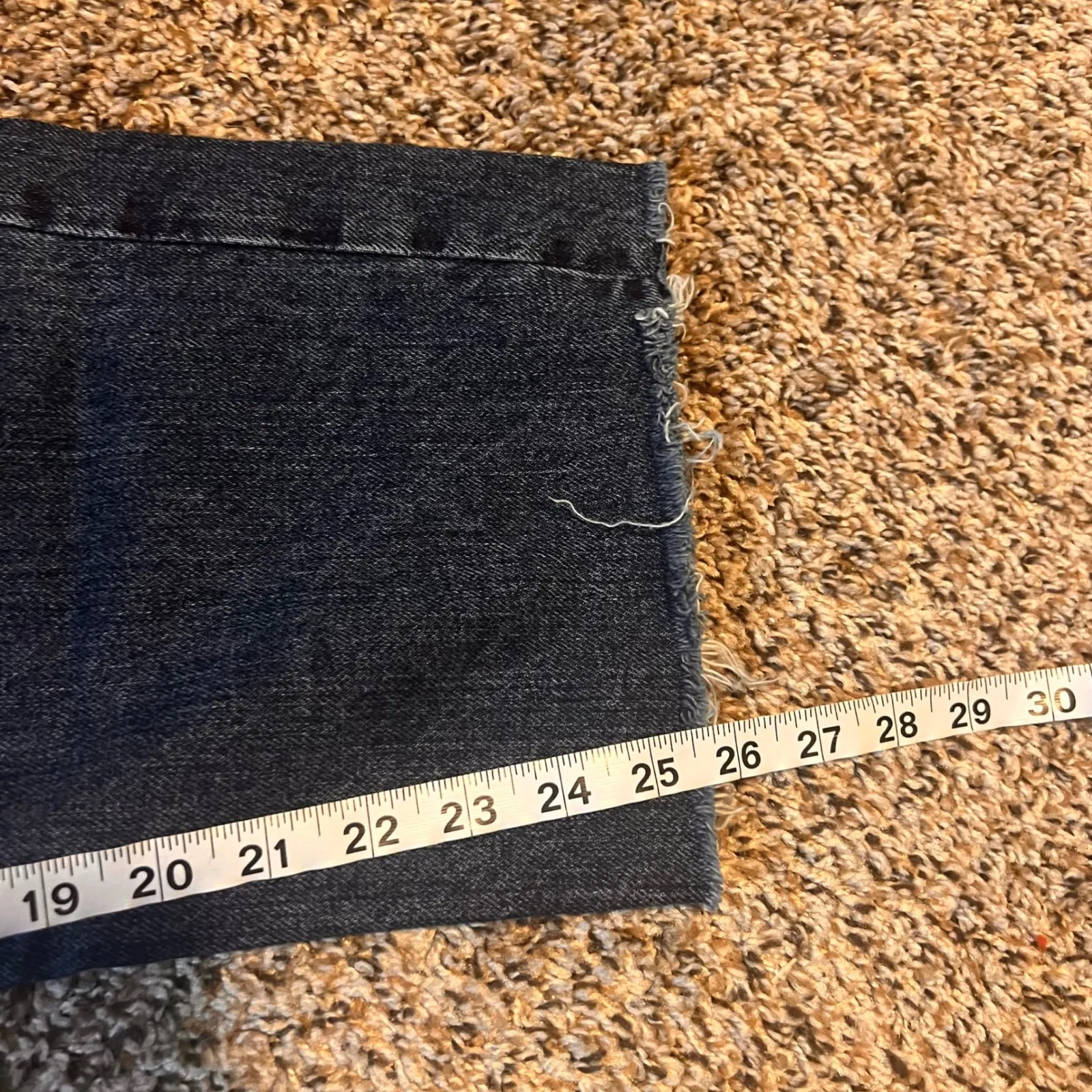 Old Navy Women's Size 18 High Rise Slouchy Straight Distressed Cropped‎ Jeans - Image 5