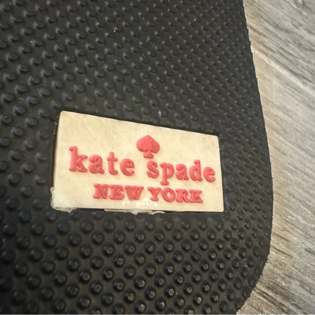 Woman's Katie Spade Pink
Flamingo Flip Flops Size 9 / 10 - Image 4