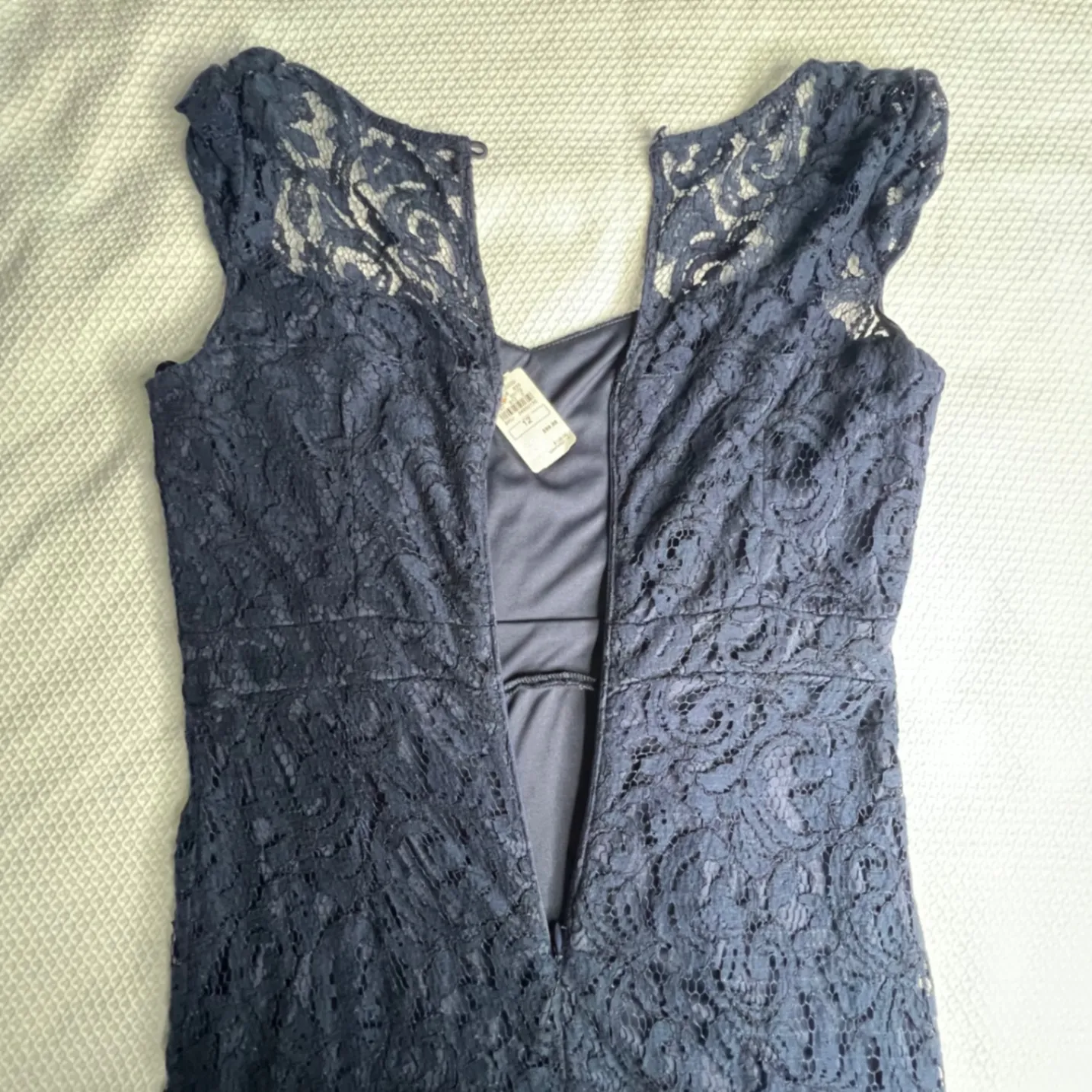 Marina Navy Blue Lace Sheath Dress Cap Sleeve Keyhole Back Size 12 NWT with Flaw - Image 10